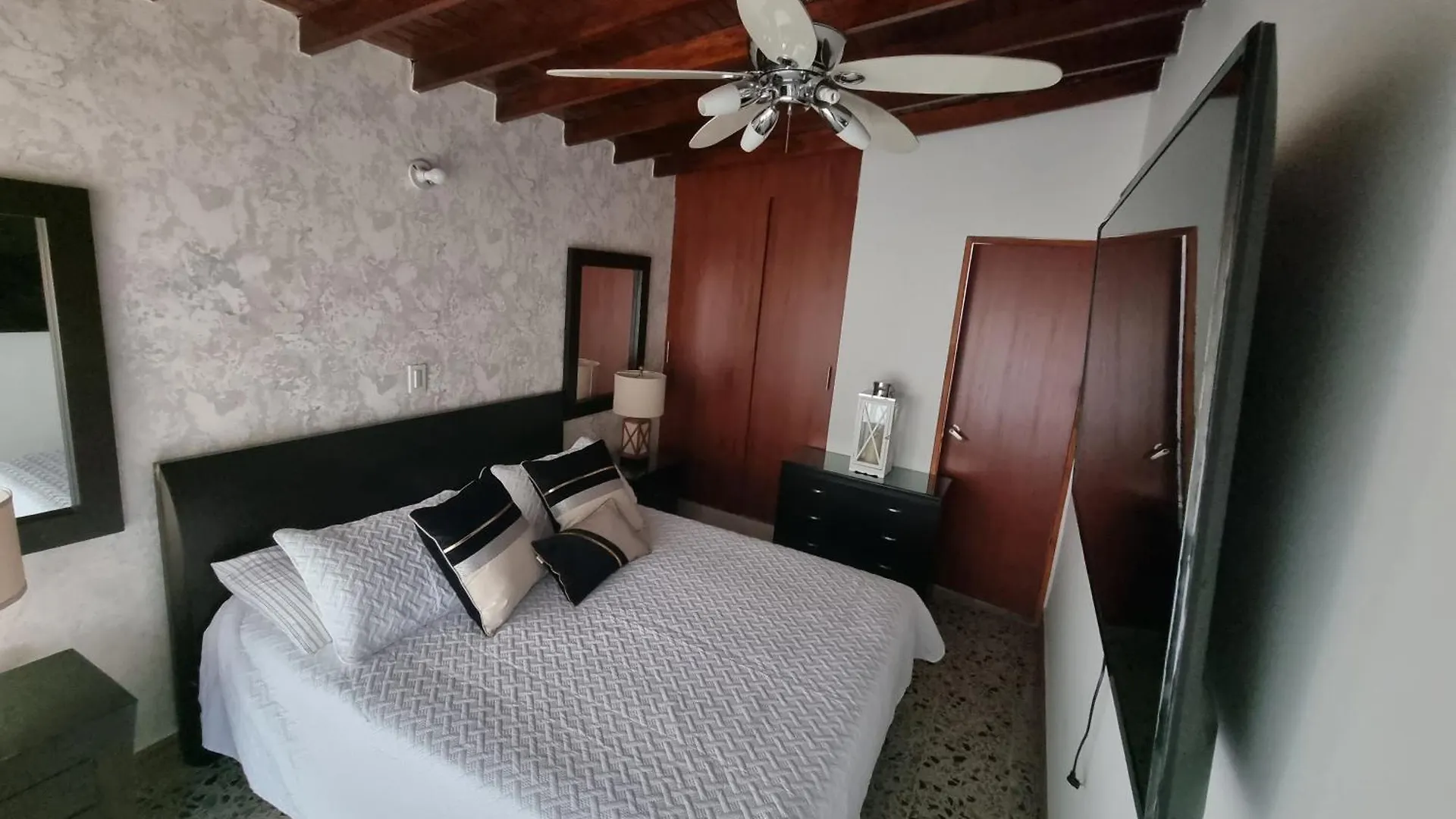 Hermoso Apartamento Poblado - Manila Medellin Apartment
