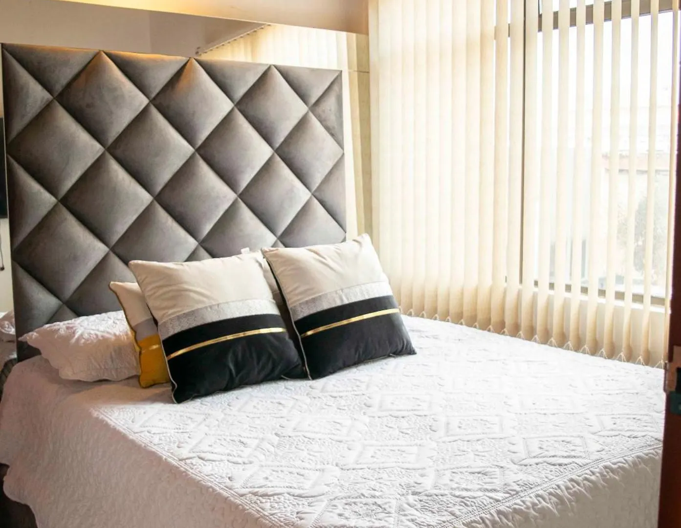 Hermoso Apartamento Poblado - Manila Medellin Apartment